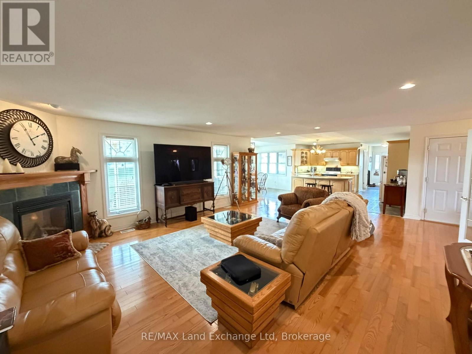 122 James Street, Arran-Elderslie, Ontario  N0G 2N0 - Photo 5 - X12952644