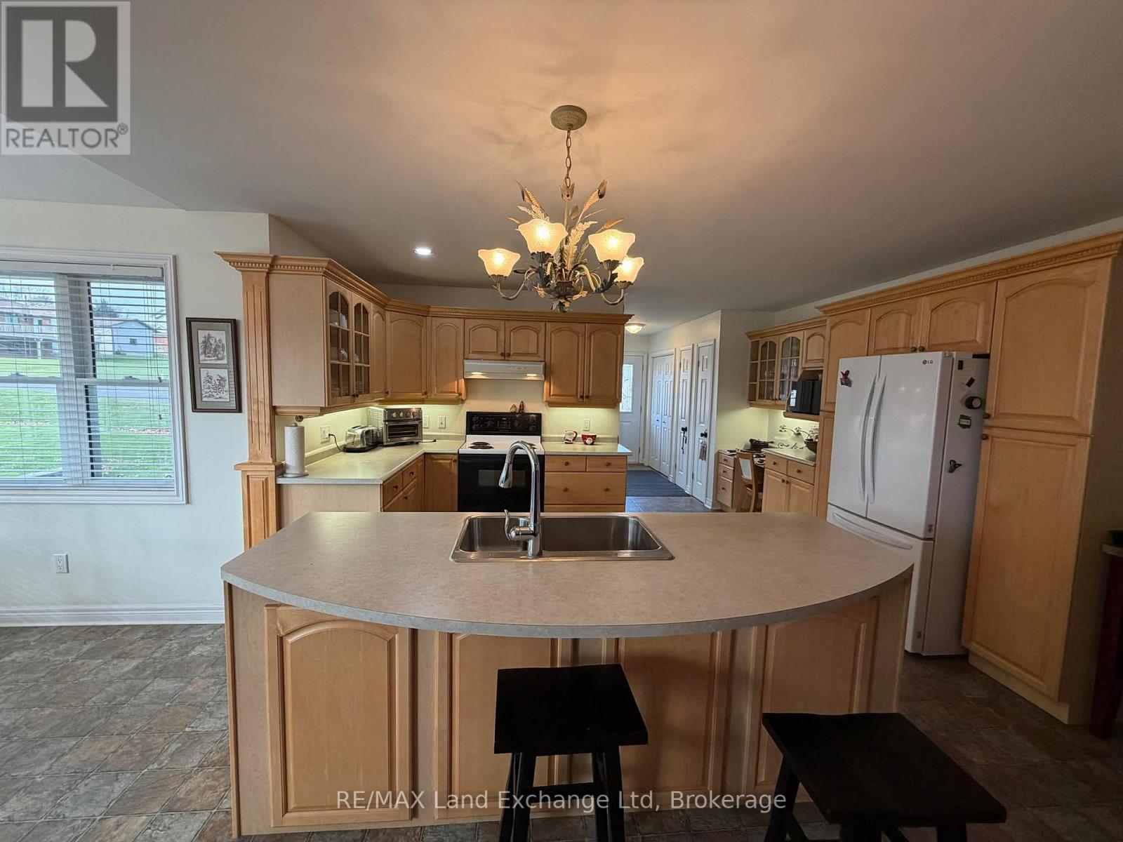 122 James Street, Arran-Elderslie, Ontario  N0G 2N0 - Photo 8 - X12952644