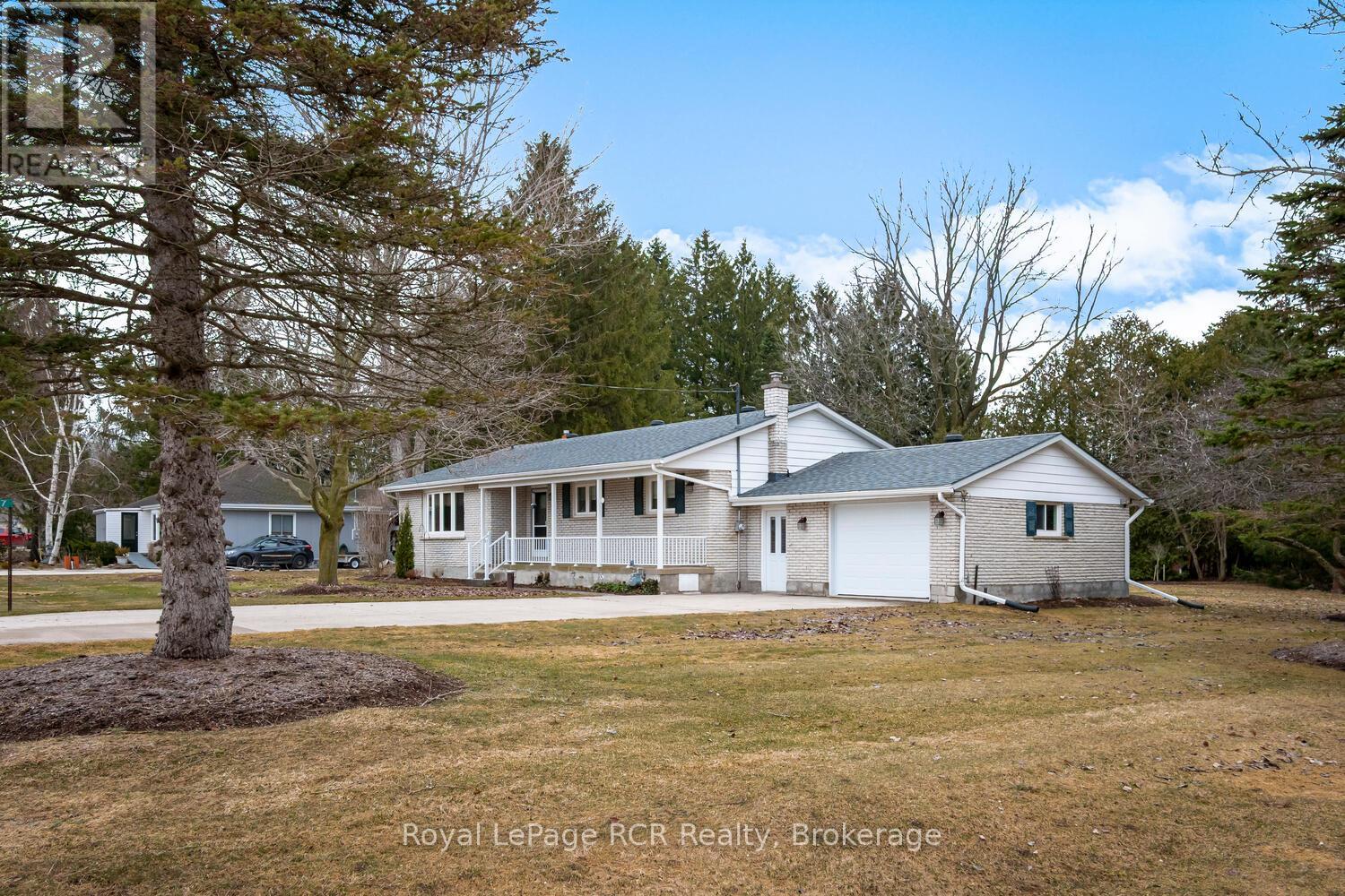 147 Finden Street, Georgian Bluffs, Ontario  N4K 6V5 - Photo 1 - X12952648