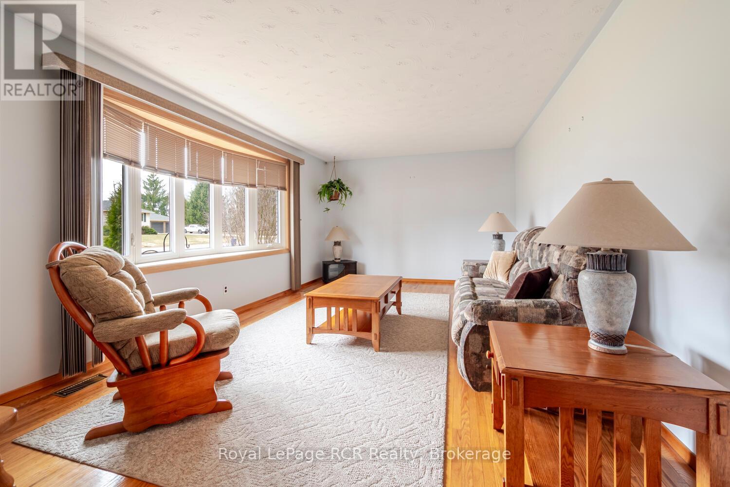 147 Finden Street, Georgian Bluffs, Ontario  N4K 6V5 - Photo 3 - X12952648