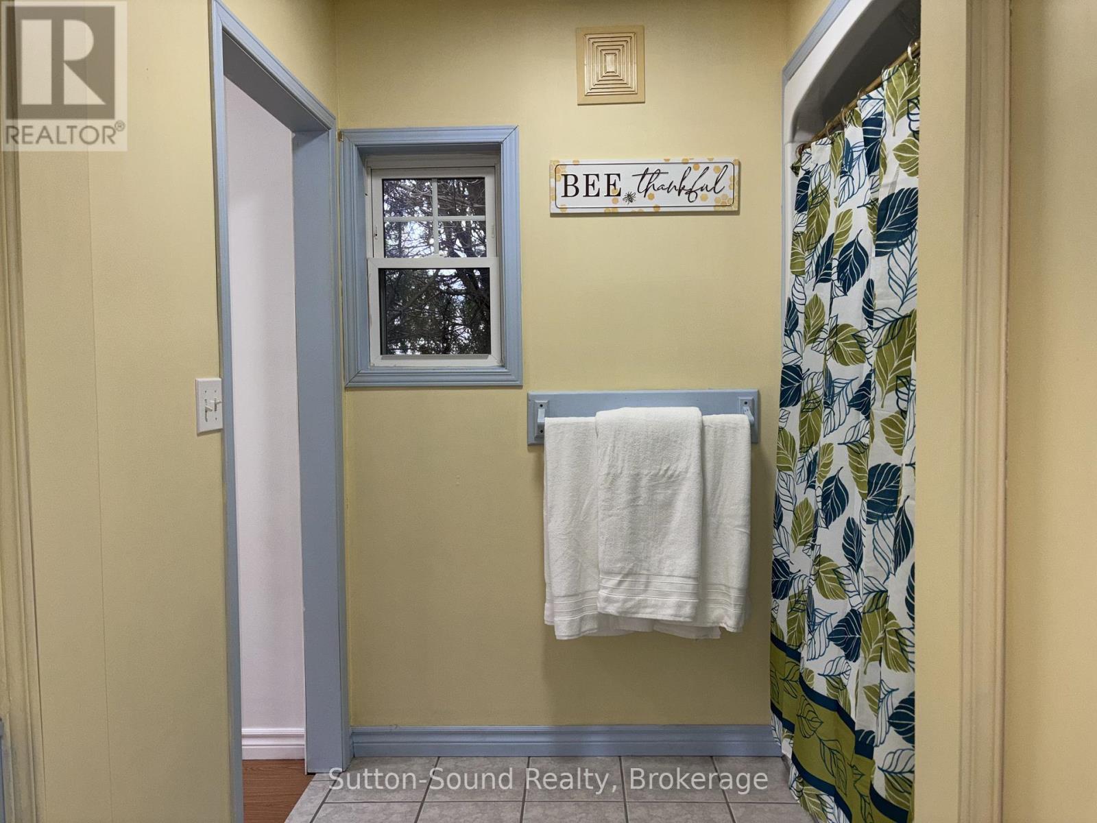 127 Harvey Street, Georgian Bluffs, Ontario  N0H 2N0 - Photo 16 - X12952672