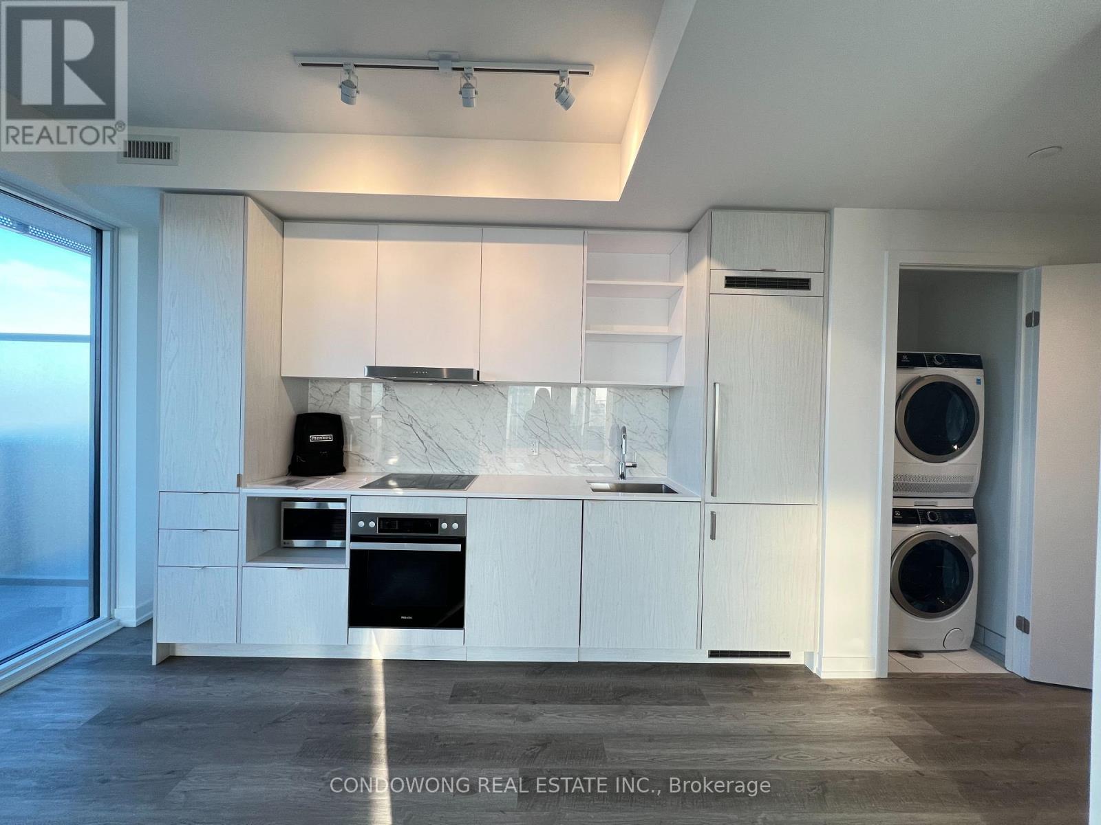 7201 - 55 Cooper Street, Toronto, Ontario  M5E 0G1 - Photo 2 - C12952490