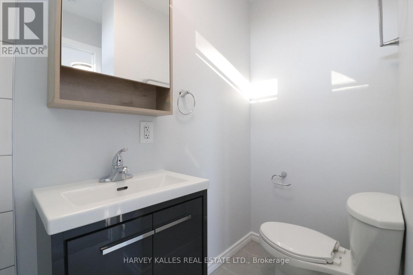 A - 199 Augusta Avenue, Toronto, Ontario  M5T 2L4 - Photo 11 - C12952496