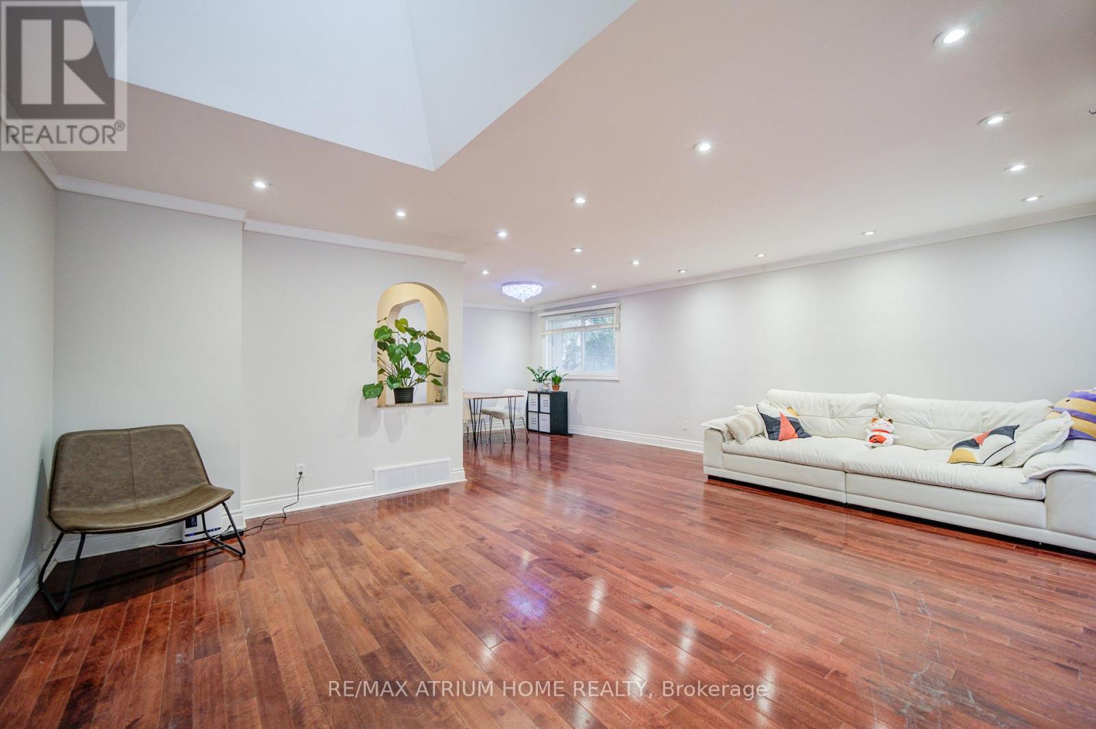 18 Doverwood Court, Toronto, Ontario  M2M 2G7 - Photo 10 - C12952560