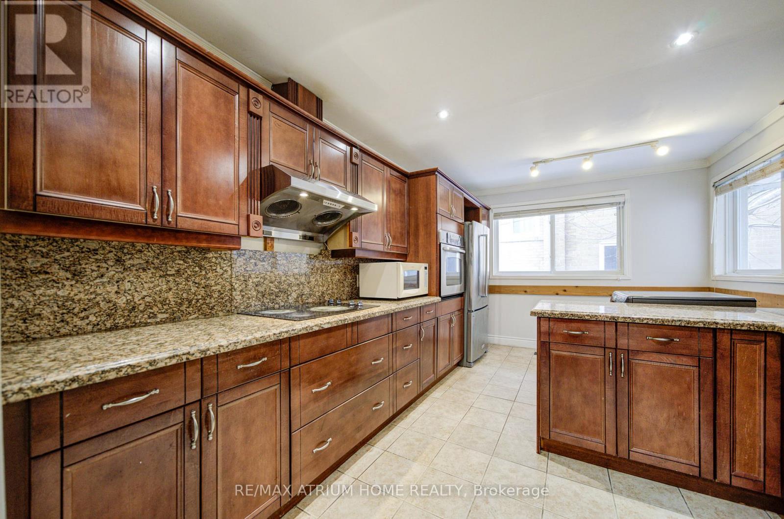 18 Doverwood Court, Toronto, Ontario  M2M 2G7 - Photo 14 - C12952560