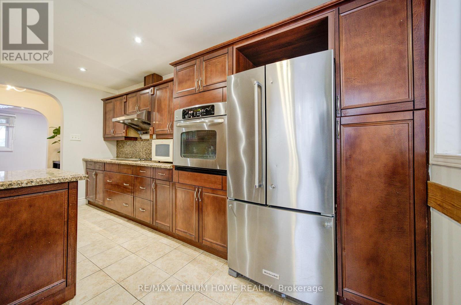 18 Doverwood Court, Toronto, Ontario  M2M 2G7 - Photo 16 - C12952560