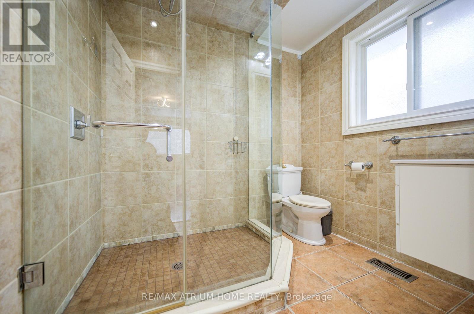 18 Doverwood Court, Toronto, Ontario  M2M 2G7 - Photo 25 - C12952560
