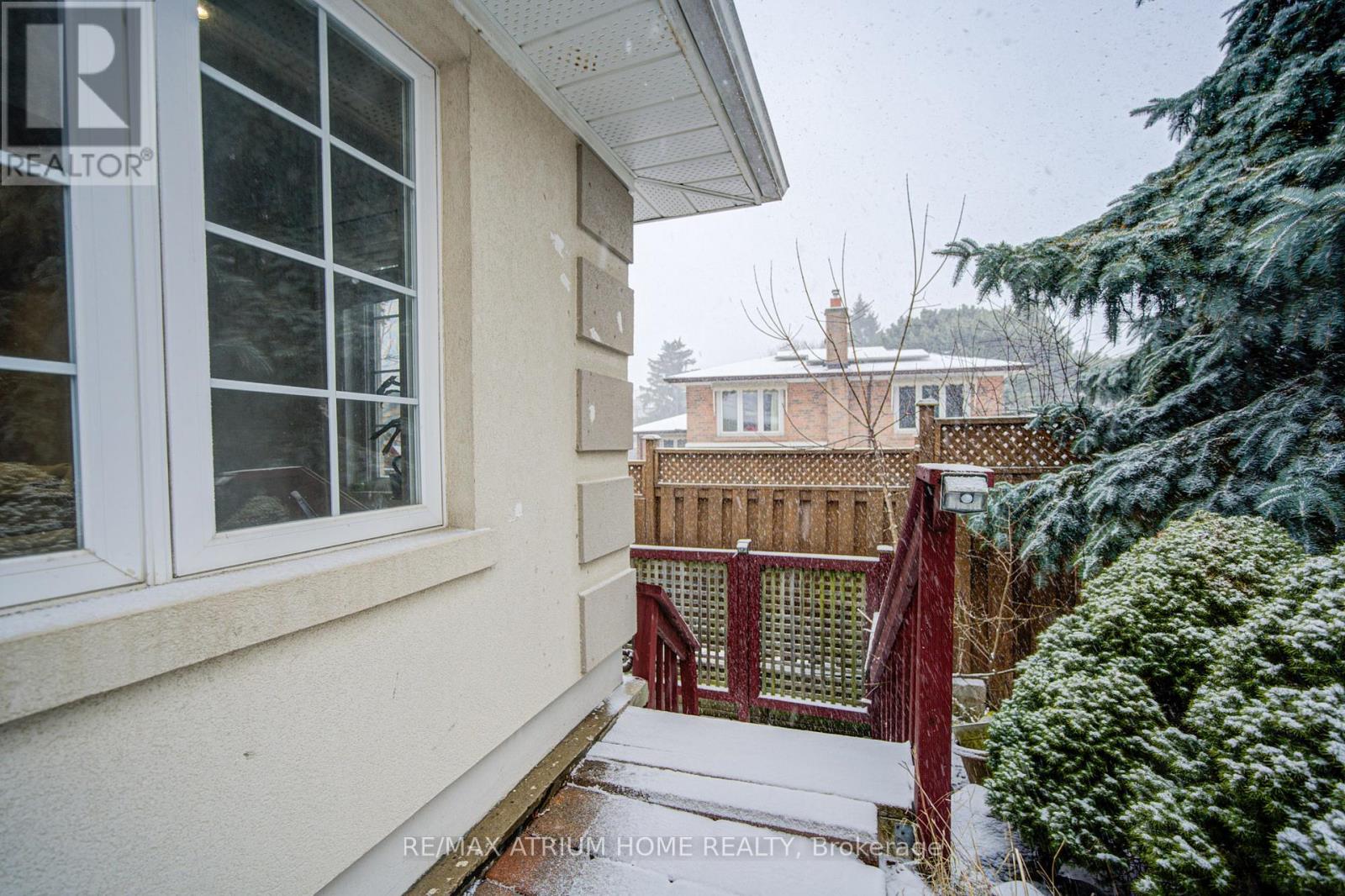 18 Doverwood Court, Toronto, Ontario  M2M 2G7 - Photo 31 - C12952560