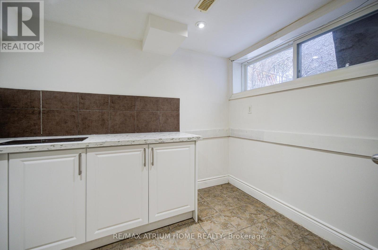 18 Doverwood Court, Toronto, Ontario  M2M 2G7 - Photo 43 - C12952560