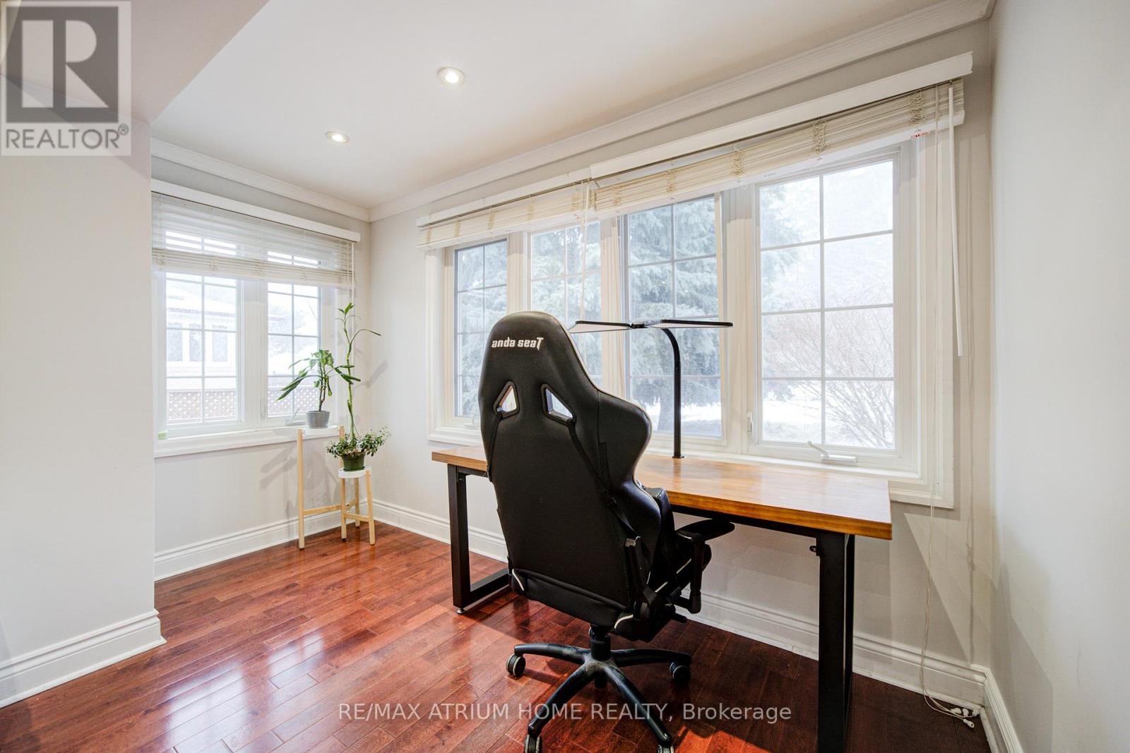 18 Doverwood Court, Toronto, Ontario  M2M 2G7 - Photo 5 - C12952560