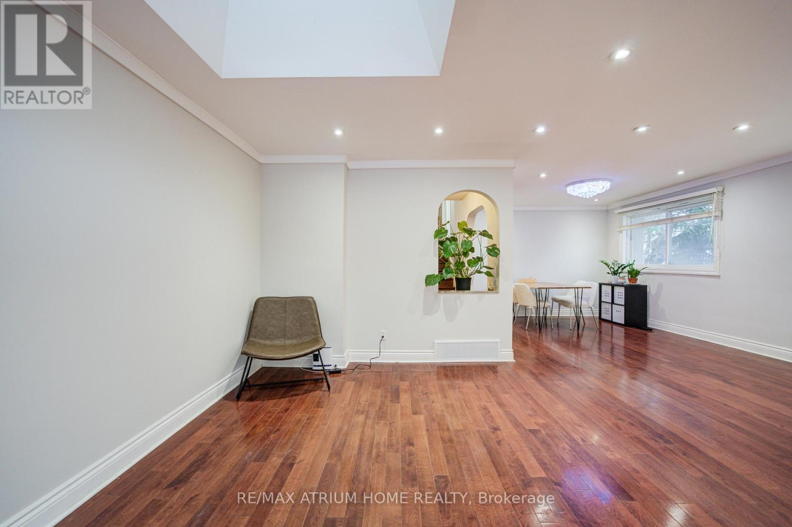 18 Doverwood Court, Toronto, Ontario  M2M 2G7 - Photo 9 - C12952560