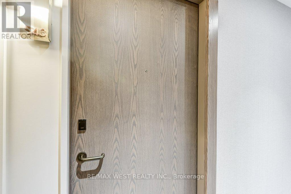 543 - 20 Inn On The Park Drive, Toronto, Ontario  M3C 0P8 - Photo 6 - C12952620