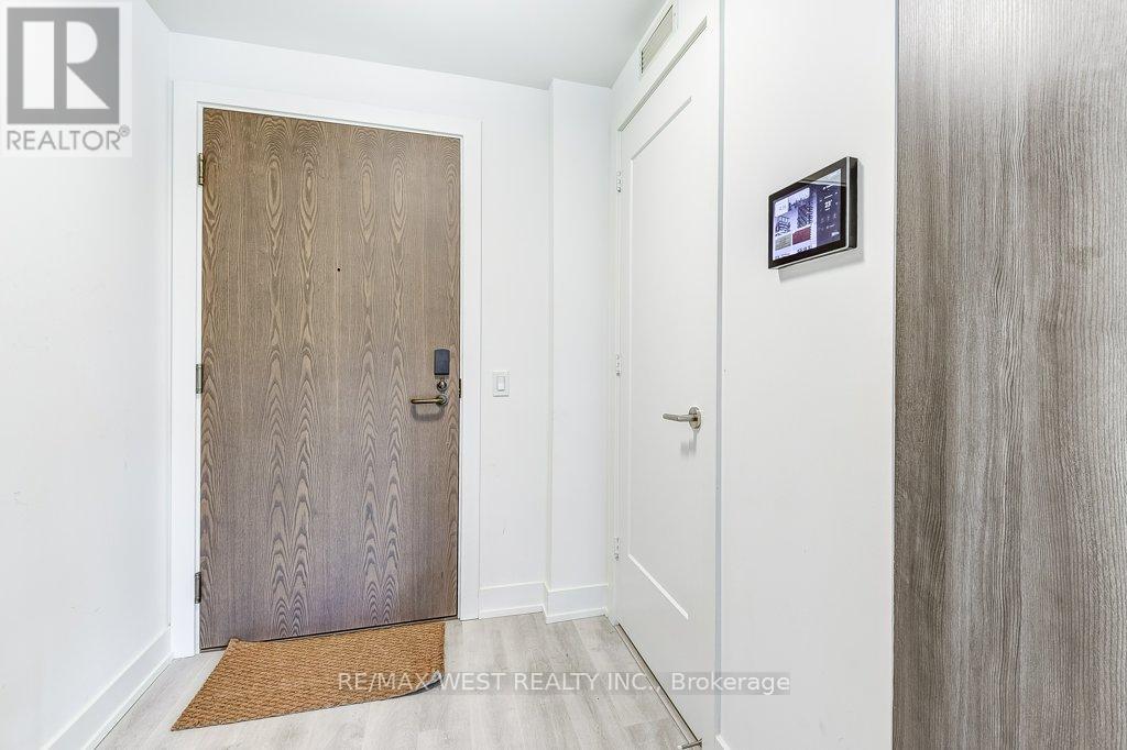 543 - 20 Inn On The Park Drive, Toronto, Ontario  M3C 0P8 - Photo 7 - C12952620