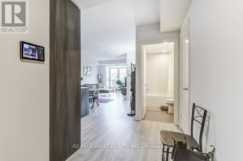 543 - 20 Inn On The Park Drive, Toronto, Ontario  M3C 0P8 - Photo 8 - C12952620