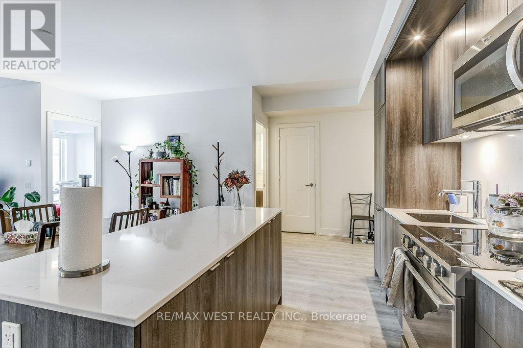 543 - 20 Inn On The Park Drive, Toronto, Ontario  M3C 0P8 - Photo 9 - C12952620