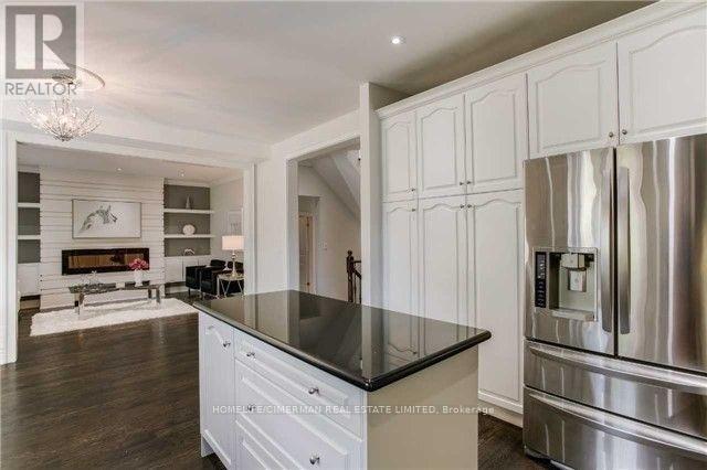 18 Newton Drive, Toronto, Ontario  M2M 2M7 - Photo 9 - C12952742