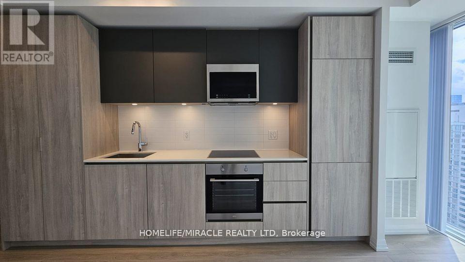 3915 - 8 Widmer Street, Toronto, Ontario  M5V 0W6 - Photo 4 - C12952754