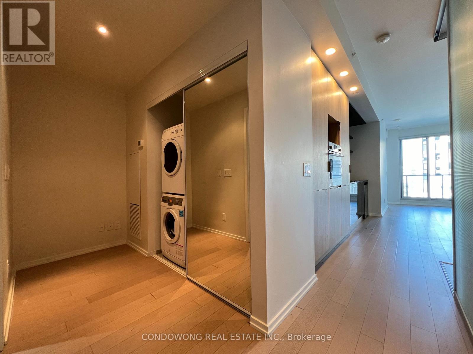 2401 - 70 Temperance Street, Toronto, Ontario  M5H 0B1 - Photo 9 - C12952770