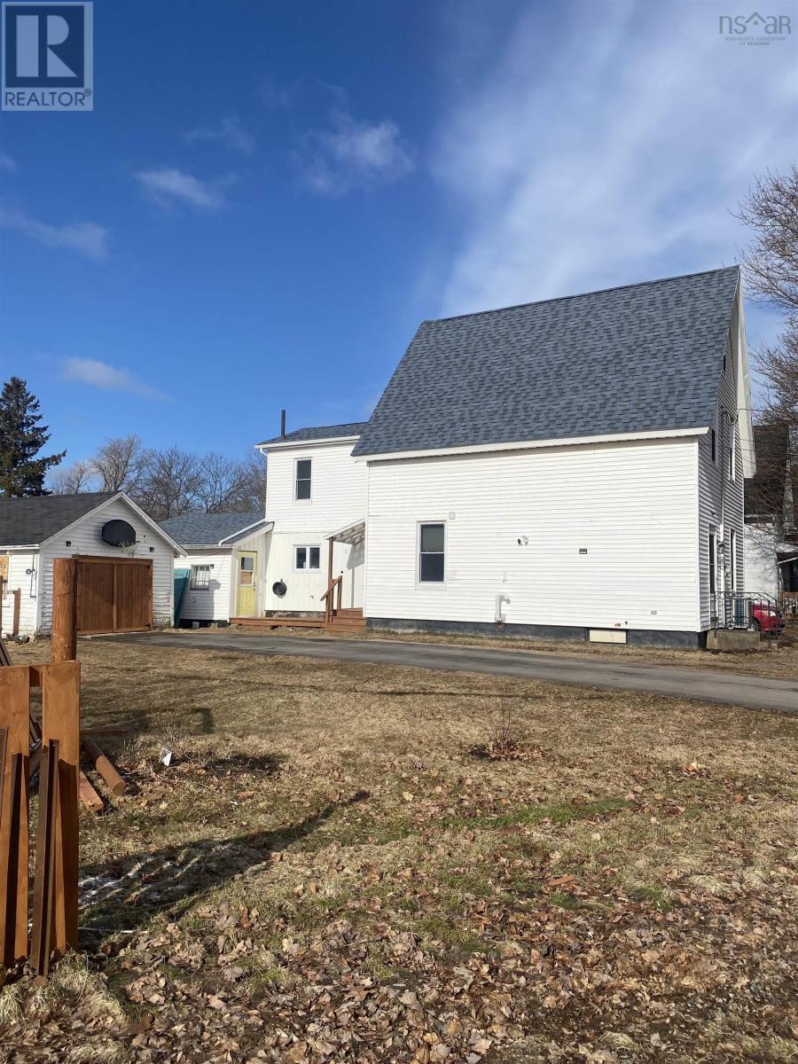 32 River Avenue, Oxford, Nova Scotia  B0M 1P0 - Photo 2 - 202606259