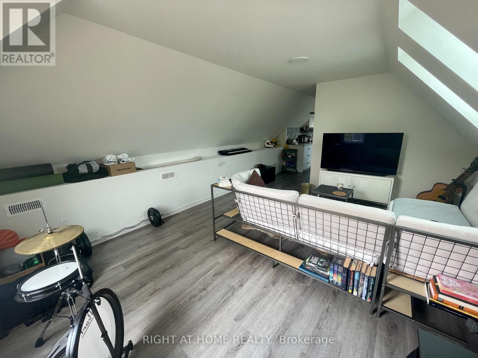 4 - 1258 Broadview Avenue, Toronto, Ontario  M4K 2T4 - Photo 2 - E12952474