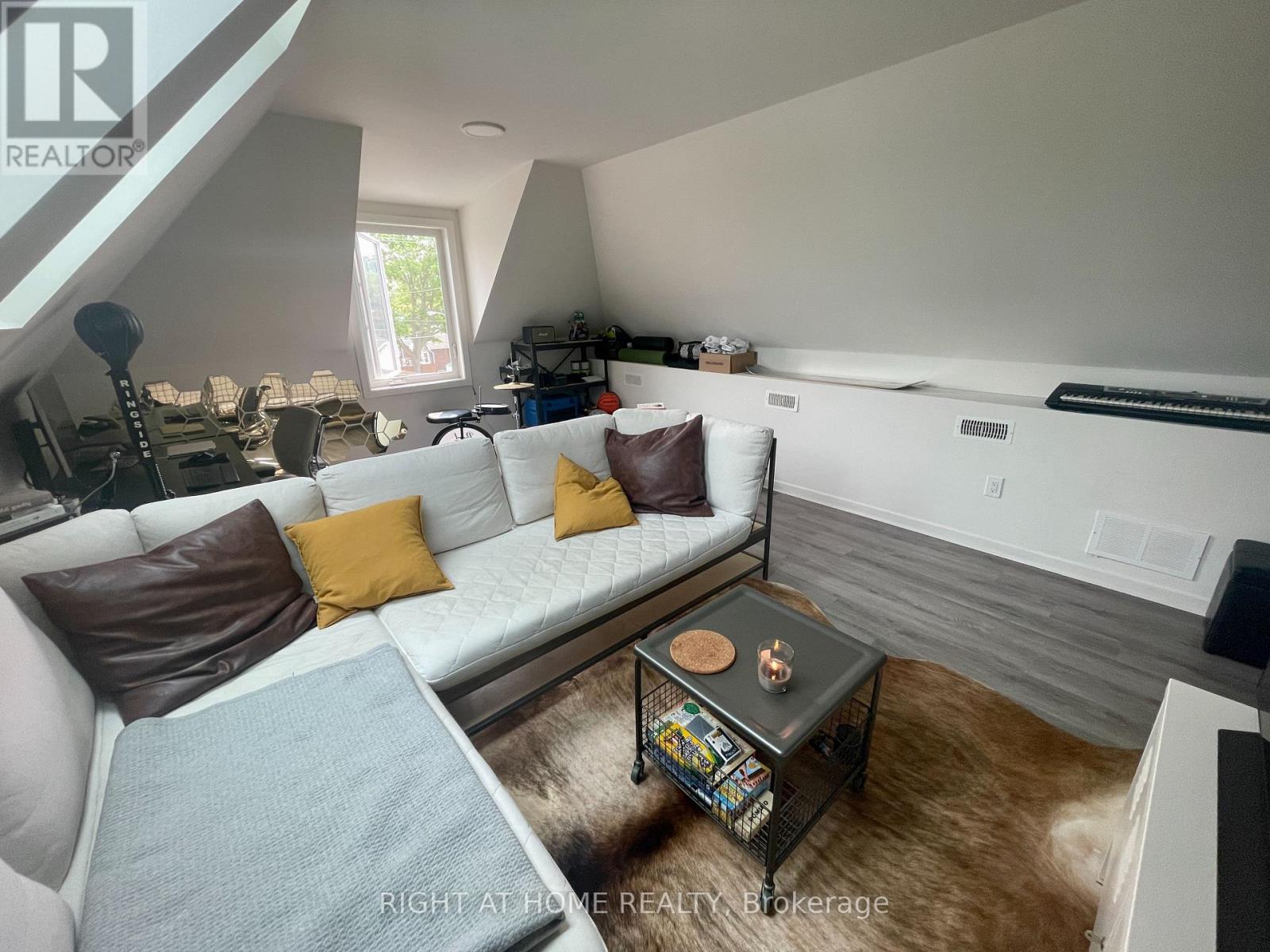 4 - 1258 Broadview Avenue, Toronto, Ontario  M4K 2T4 - Photo 3 - E12952474