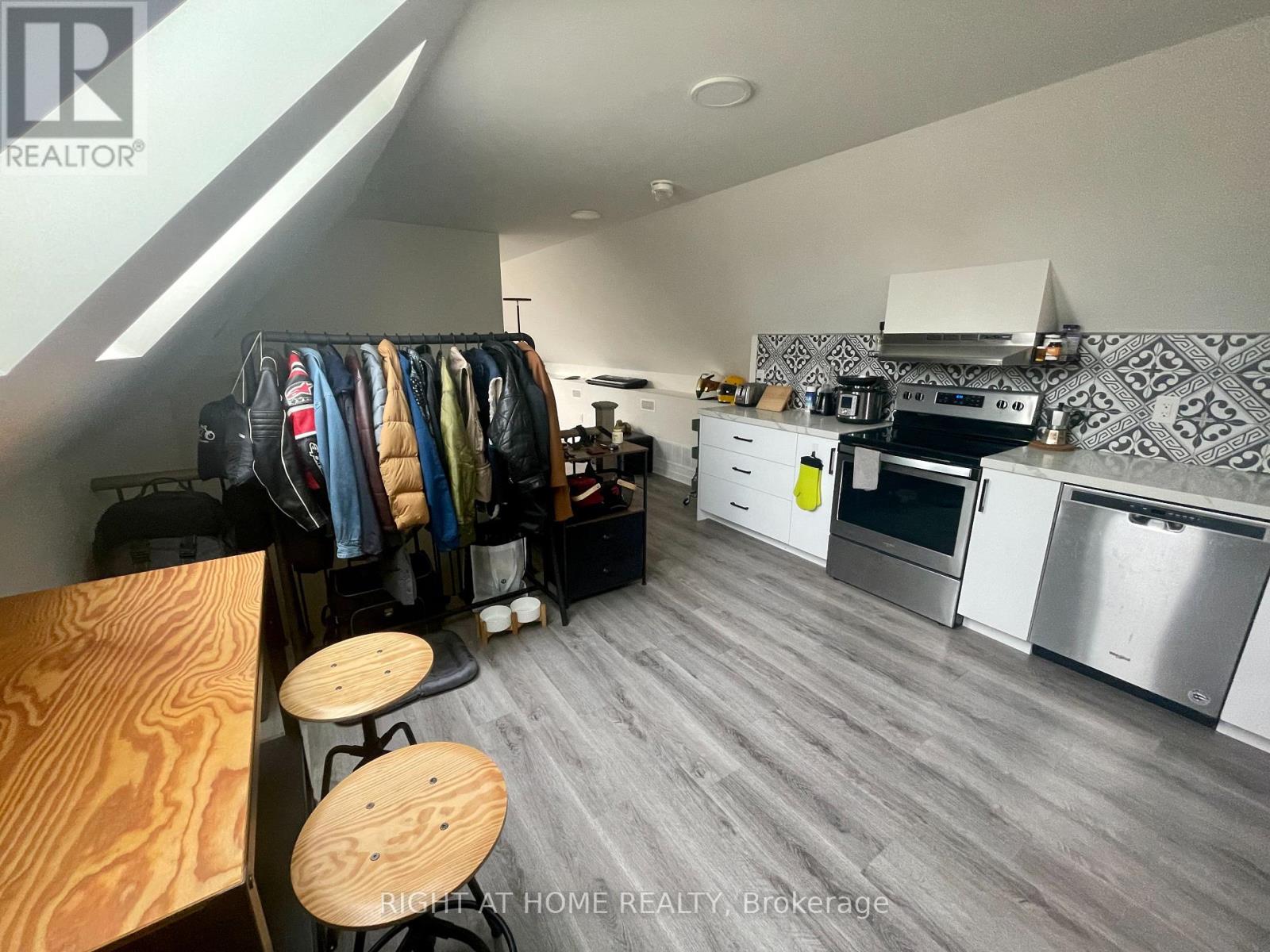 4 - 1258 Broadview Avenue, Toronto, Ontario  M4K 2T4 - Photo 6 - E12952474