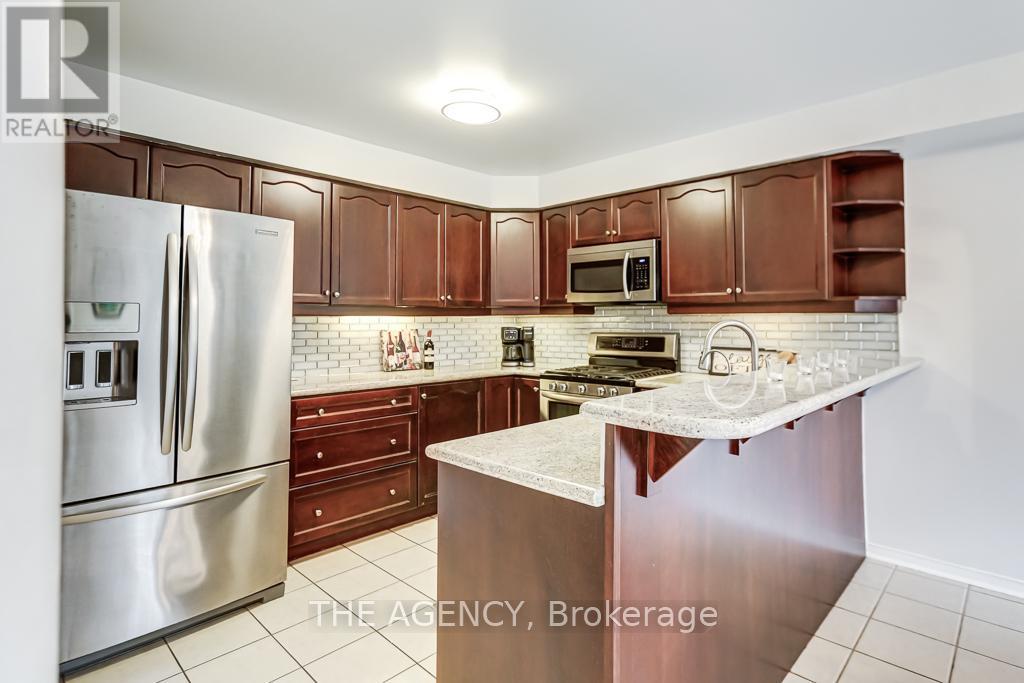 3241 Country Lane, Whitby, Ontario  L1P 1T5 - Photo 8 - E12952494