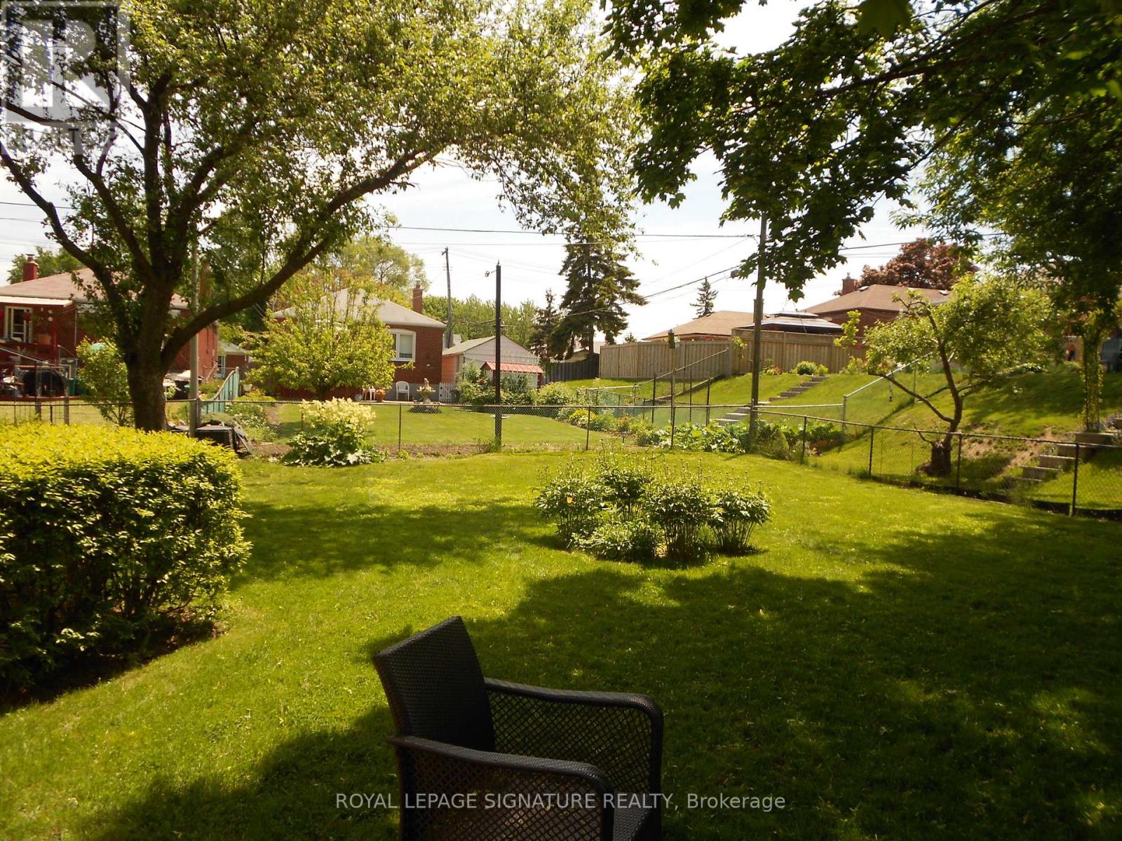 Back Upper Unit - 24 Kilpatrick Drive, Toronto, Ontario  M1R 2B6 - Photo 10 - E12952614