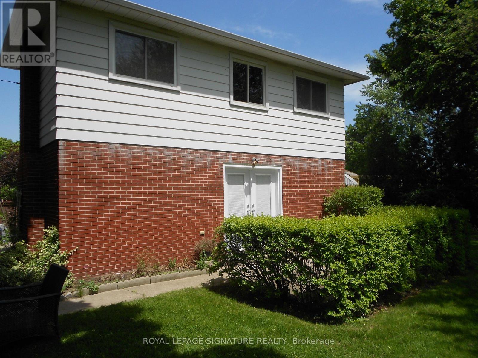 Back Upper Unit - 24 Kilpatrick Drive, Toronto, Ontario  M1R 2B6 - Photo 8 - E12952614