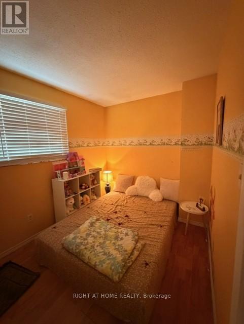 402 Chandos Court, Oshawa, Ontario  L1J 6R1 - Photo 15 - E12952710