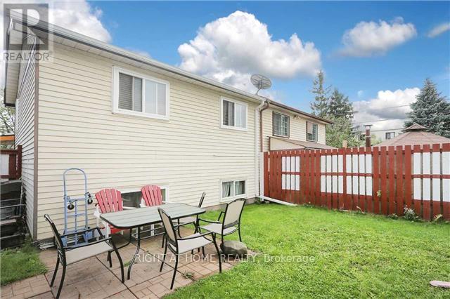 402 Chandos Court, Oshawa, Ontario  L1J 6R1 - Photo 3 - E12952710