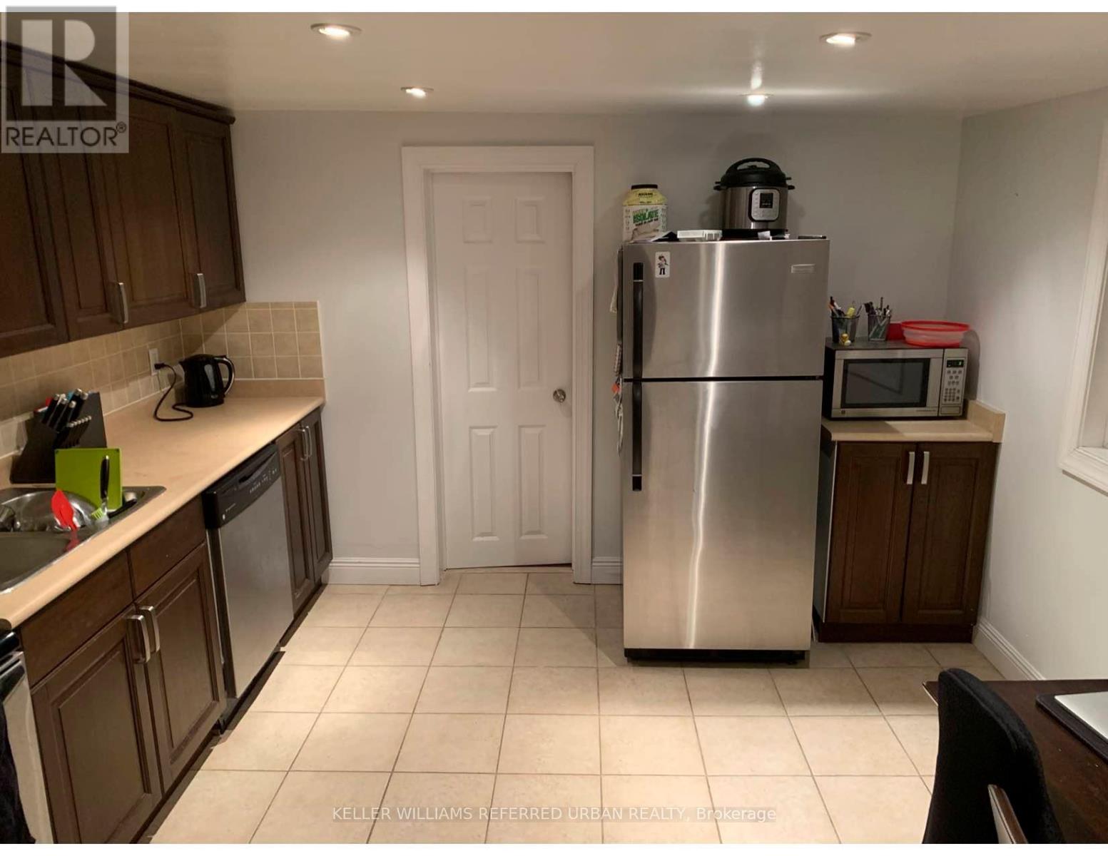 Upper - 429 Ossington Avenue, Toronto, Ontario  M6J 3A6 - Photo 4 - C12951500