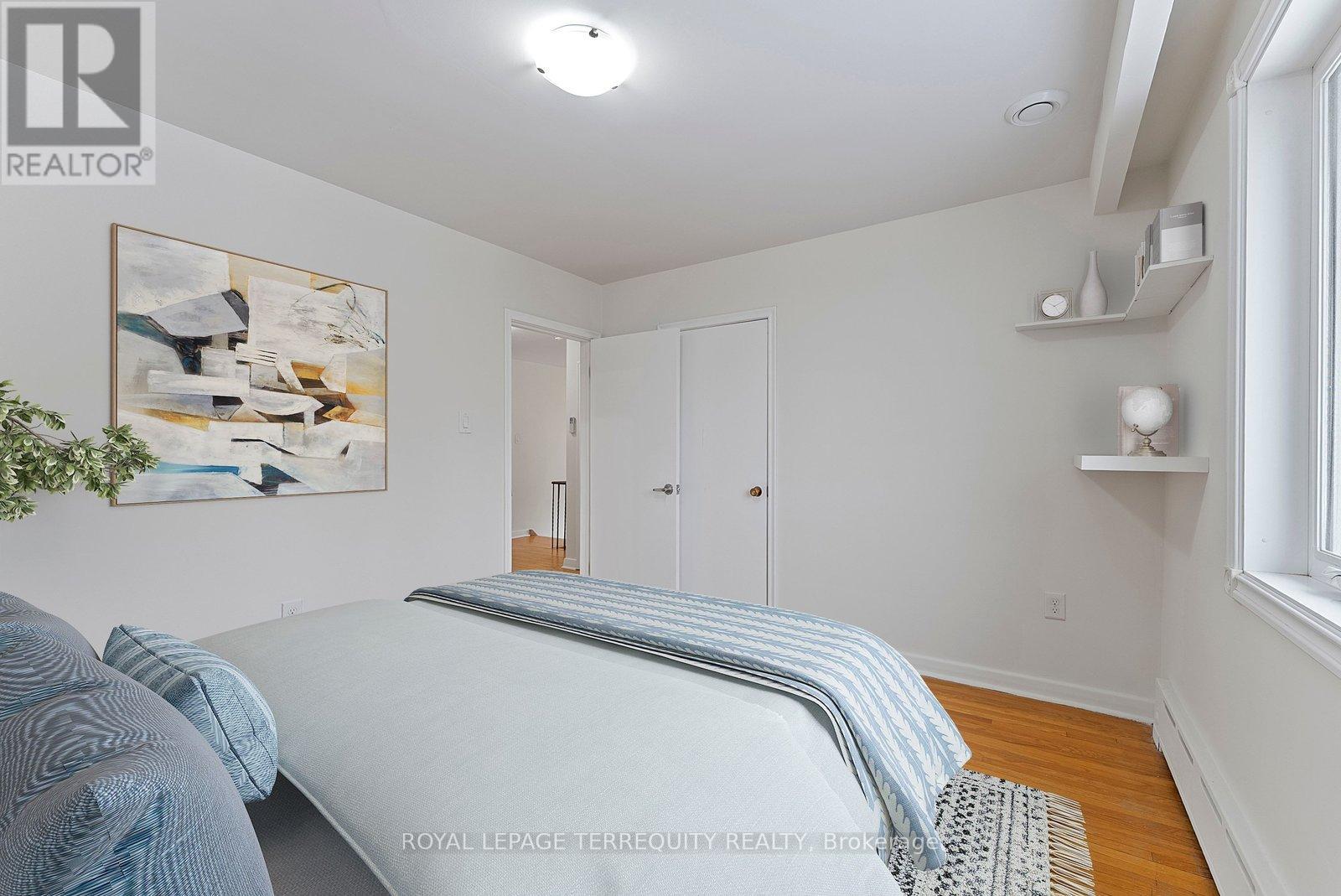 6 Peacham Crescent, Toronto, Ontario M3M 1S1 - Photo 19 - W12787574