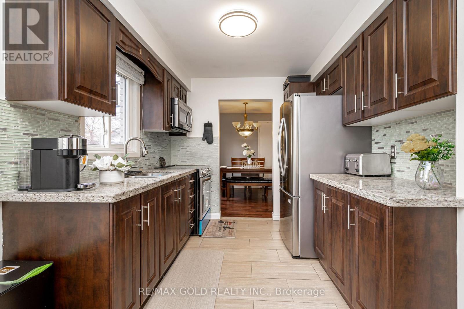 7632 Netherwood Road, Mississauga, Ontario  L4T 2P1 - Photo 14 - W12951430