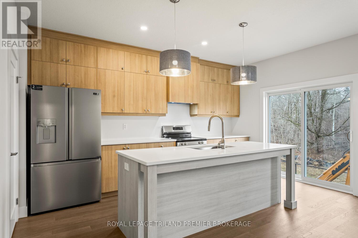 2698 Bobolink Lane, London South, Ontario  N6M 0J9 - Photo 7 - X12741970