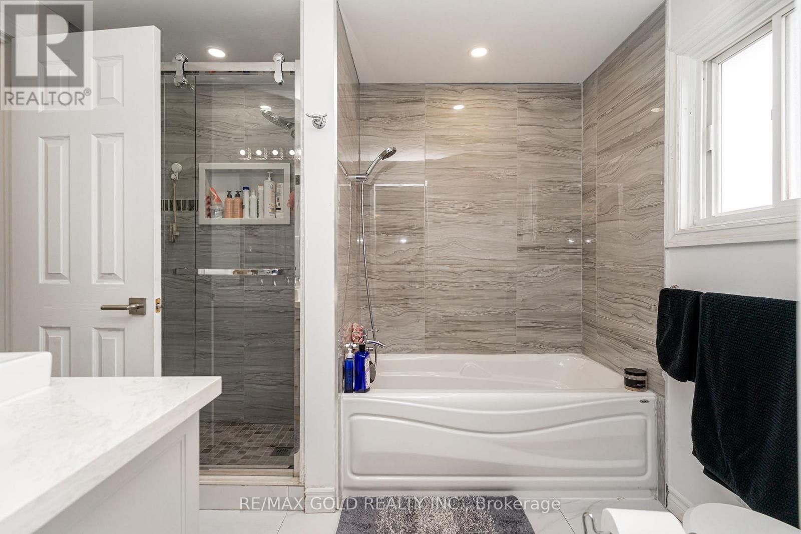 7632 Netherwood Road, Mississauga, Ontario  L4T 2P1 - Photo 26 - W12951430