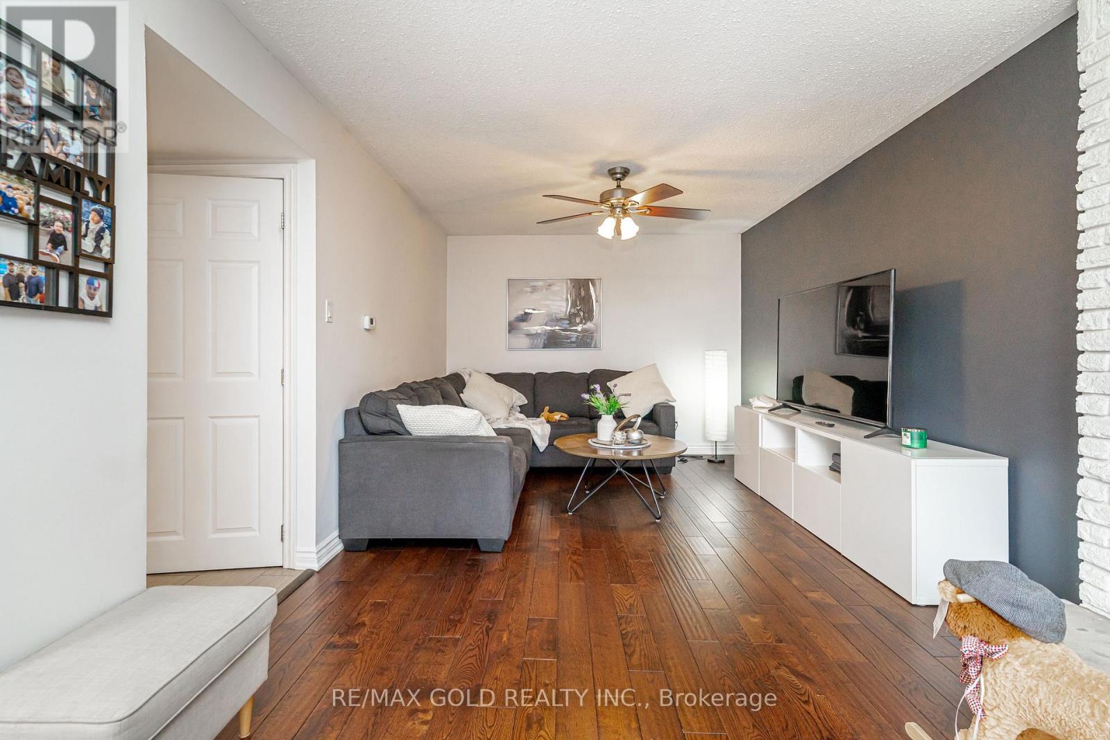 7632 Netherwood Road, Mississauga, Ontario  L4T 2P1 - Photo 18 - W12951430