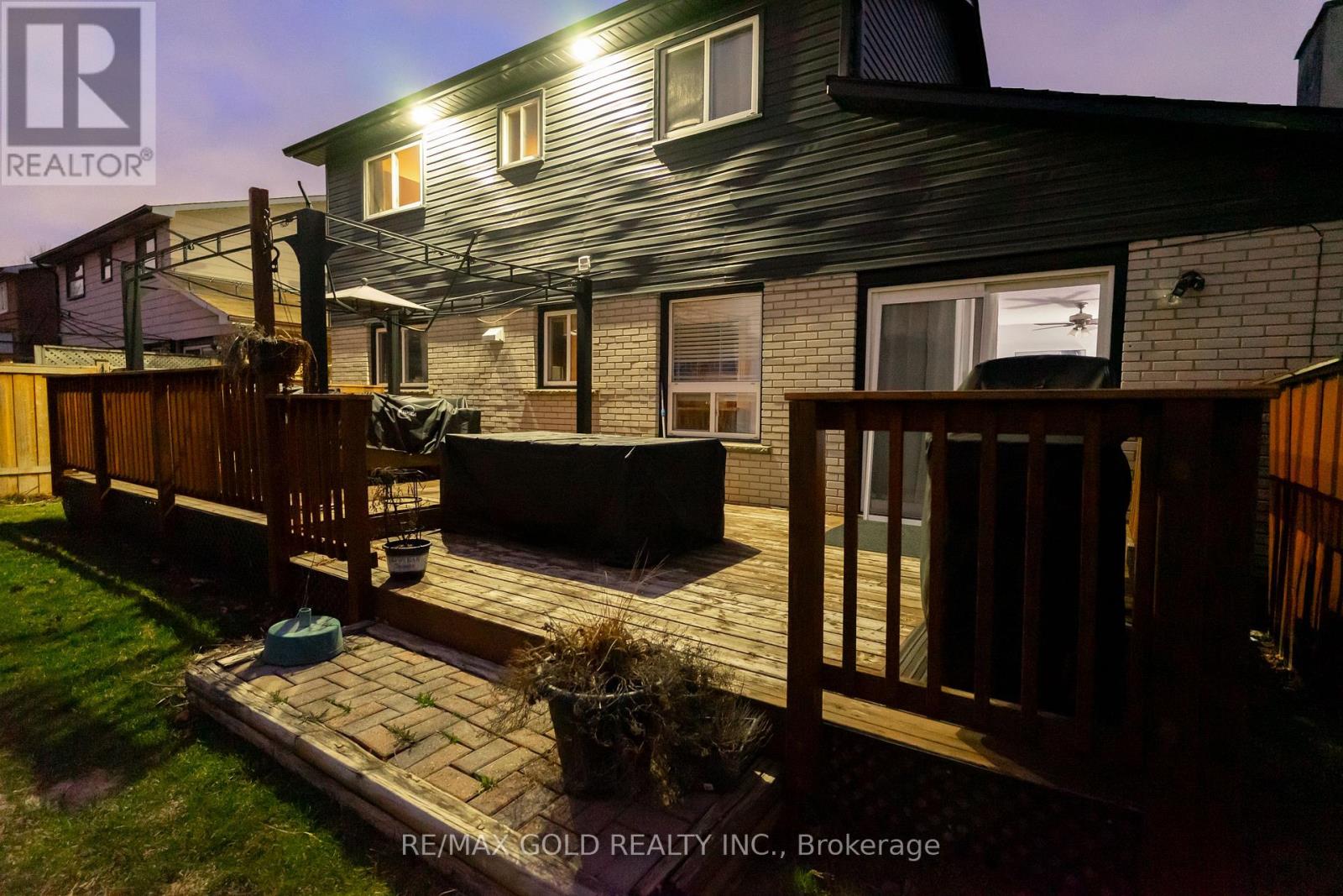 7632 Netherwood Road, Mississauga, Ontario  L4T 2P1 - Photo 48 - W12951430