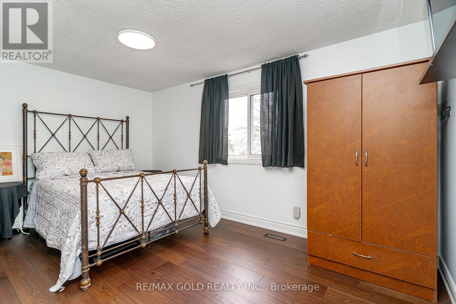 7632 Netherwood Road, Mississauga, Ontario  L4T 2P1 - Photo 28 - W12951430