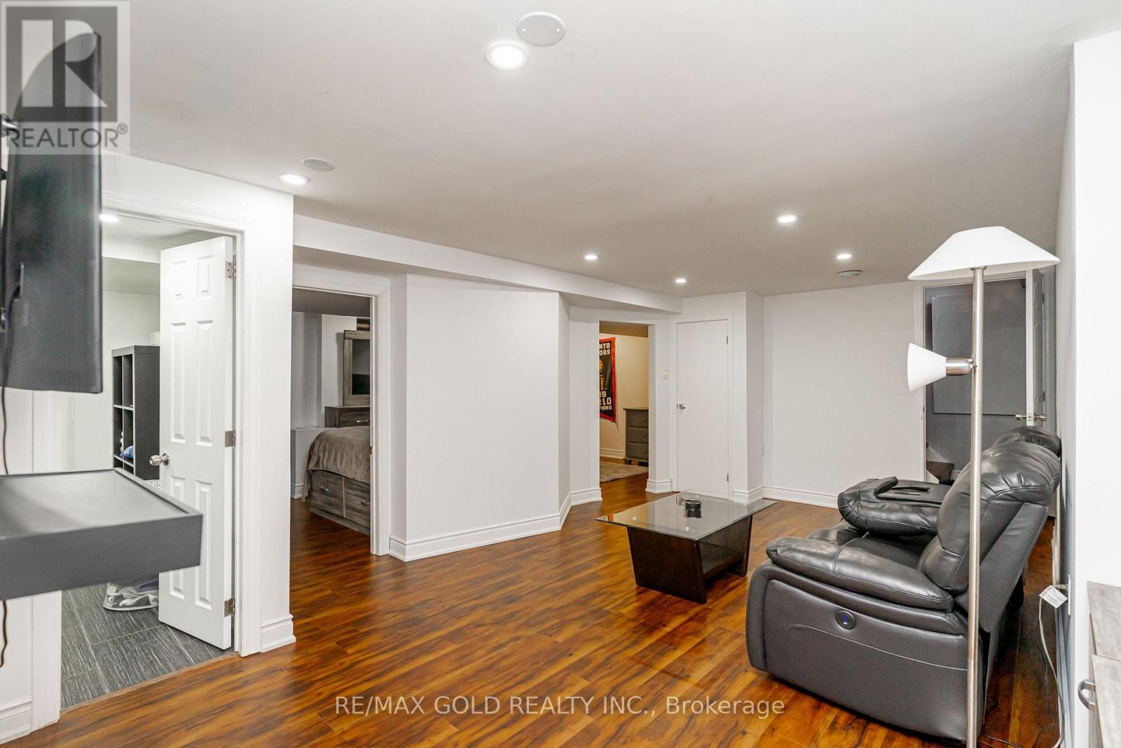 7632 Netherwood Road, Mississauga, Ontario  L4T 2P1 - Photo 34 - W12951430