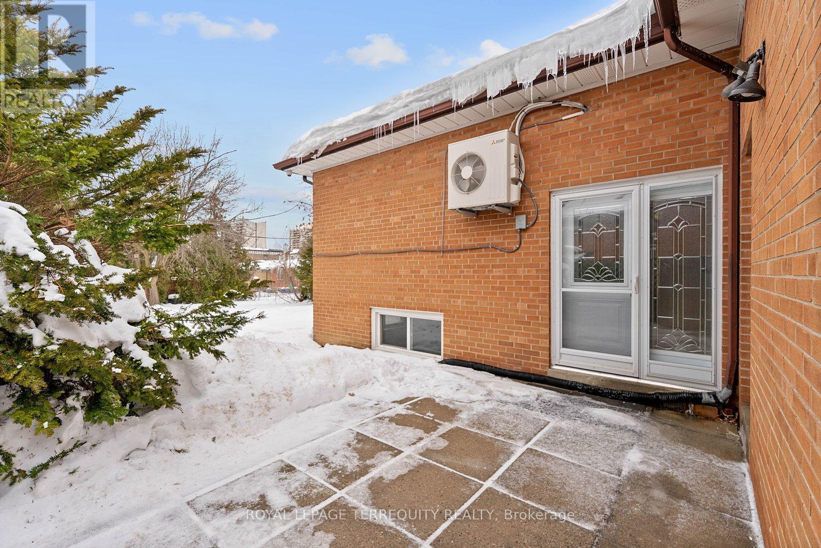 6 Peacham Crescent, Toronto, Ontario M3M 1S1 - Photo 46 - W12787574