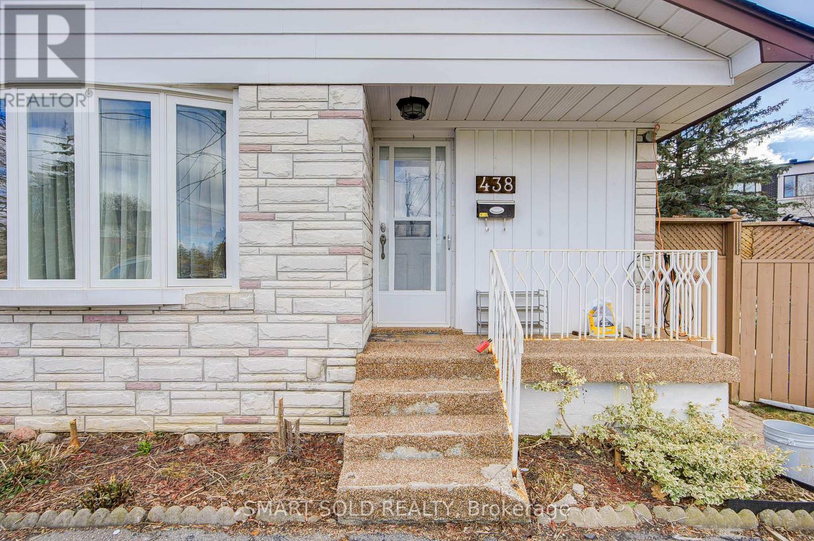 Main 438 Marybay Crescent, Richmond Hill, Ontario  L4C 2X4 - Photo 2 - N12952544