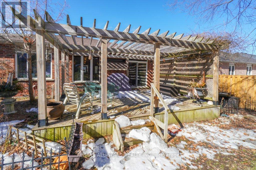 32 Oakside Drive, Uxbridge, Ontario  L9P 2A4 - Photo 45 - N12952550