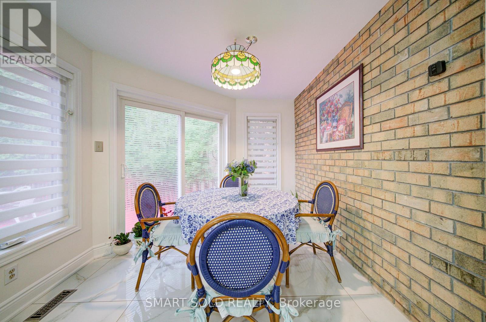 48 Montgomery Court, Markham, Ontario  L3R 0C2 - Photo 11 - N12952618