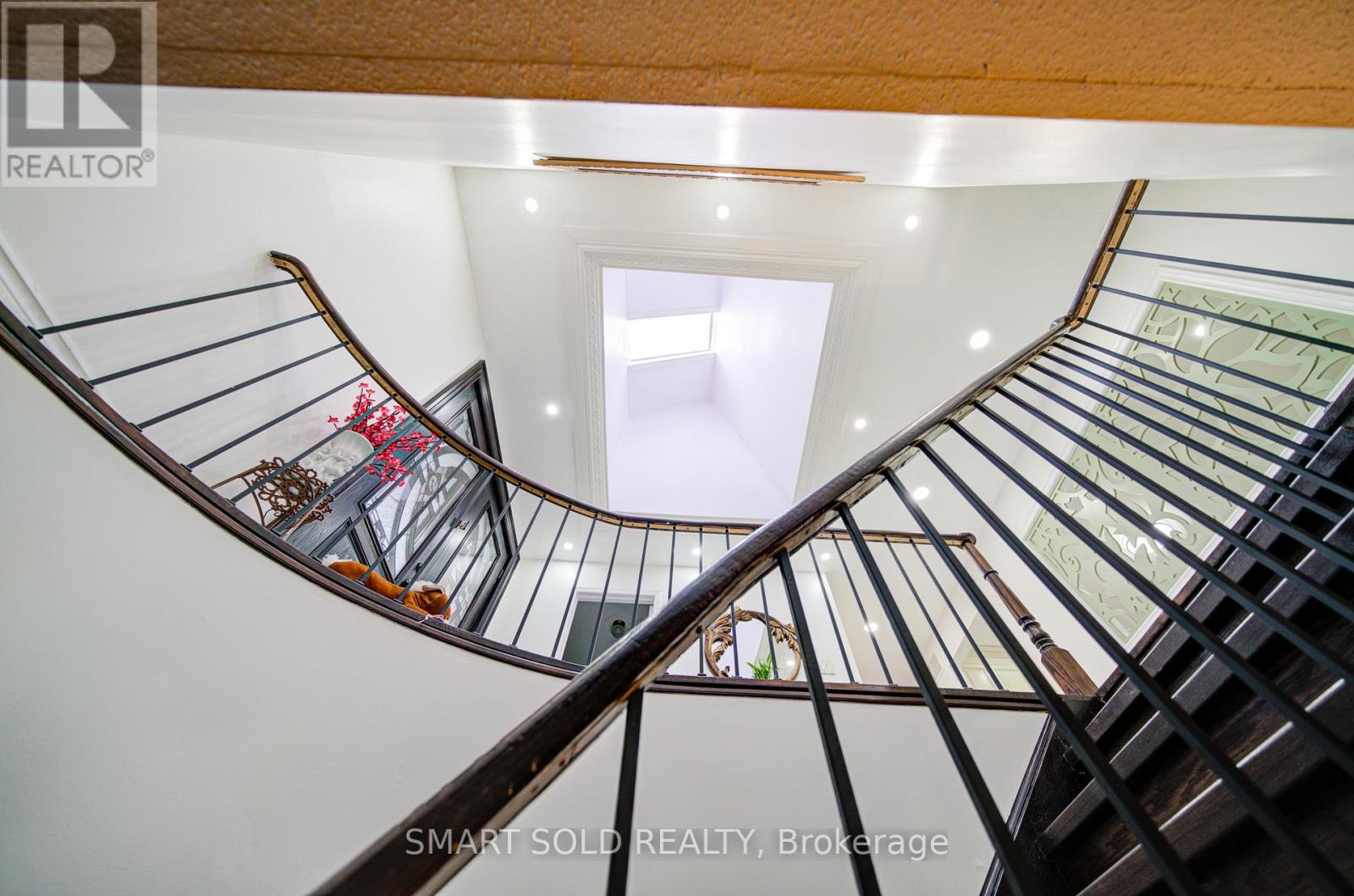 48 Montgomery Court, Markham, Ontario  L3R 0C2 - Photo 31 - N12952618