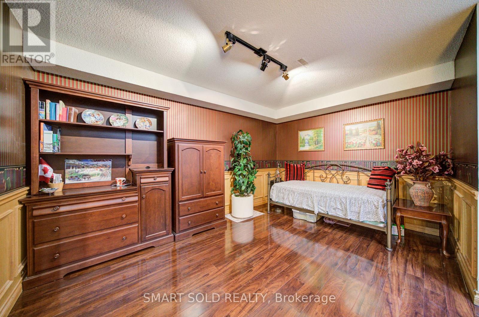 48 Montgomery Court, Markham, Ontario  L3R 0C2 - Photo 32 - N12952618