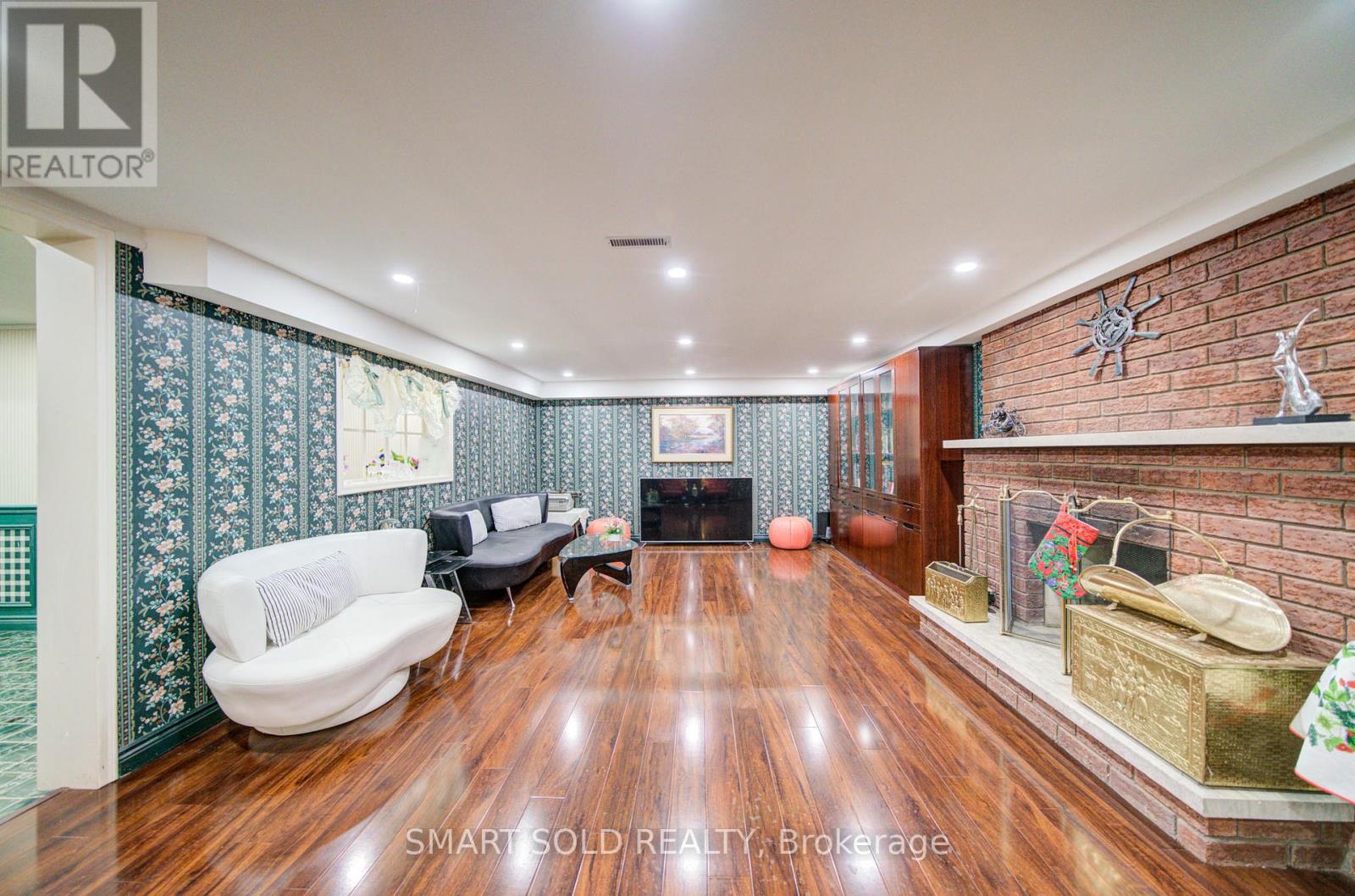 48 Montgomery Court, Markham, Ontario  L3R 0C2 - Photo 35 - N12952618