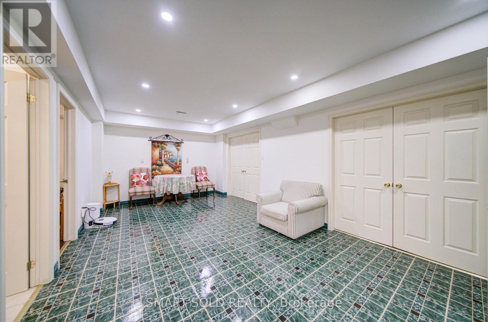 48 Montgomery Court, Markham, Ontario  L3R 0C2 - Photo 40 - N12952618