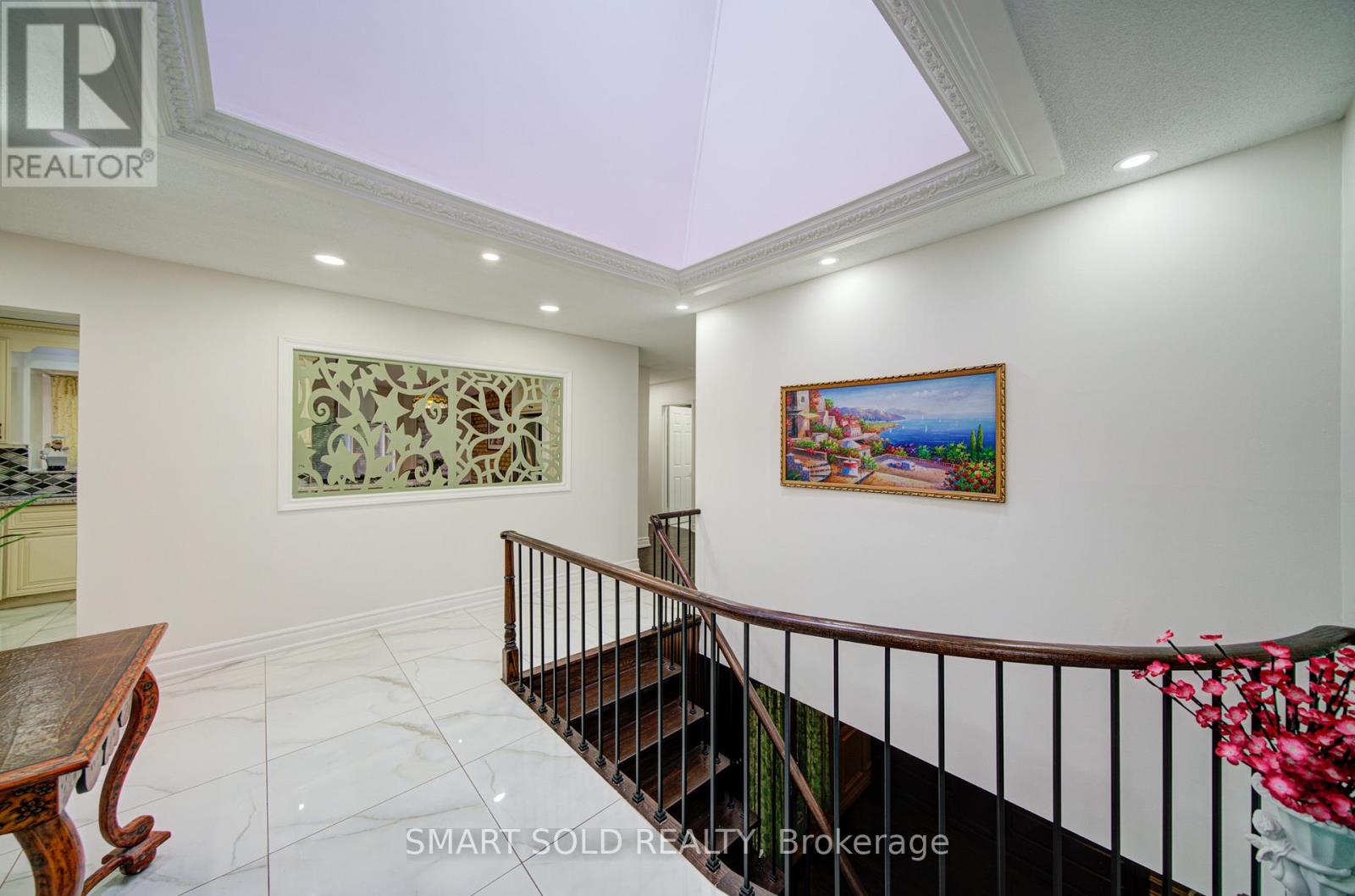 48 Montgomery Court, Markham, Ontario  L3R 0C2 - Photo 6 - N12952618