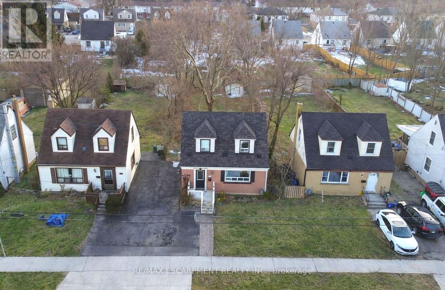 776 Britannia Avenue, Hamilton, Ontario  L8H 2B5 - Photo 2 - X12951994